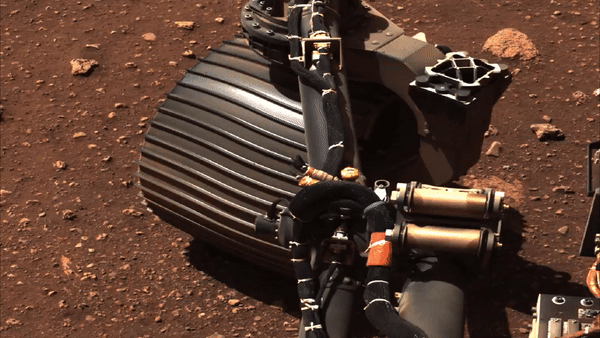 perseverance mars rover wheel turning